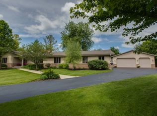 26070 W Laurel Ct, Wauconda, IL