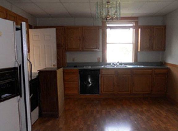 3rd image of 26 Seltzer Ave
