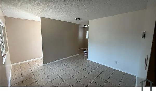 2609 Cedar Ave #4 — Photo 3