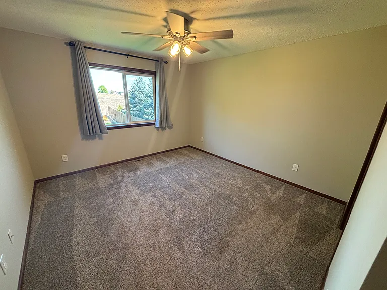 386 Greenway Dr — Photo 11