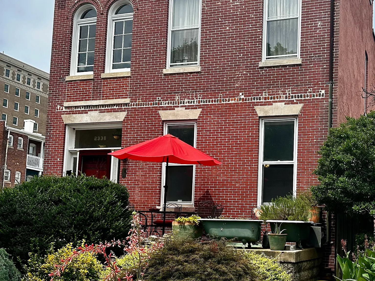 3 bed, 2600 sqft, $3,600 — Photo 1