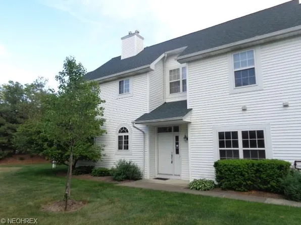 116 Vista Ct #2C, North Olmsted, OH 44070