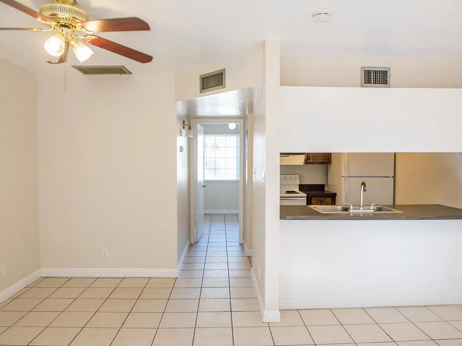 1 bed, 480 sqft, $725 — Photo 1