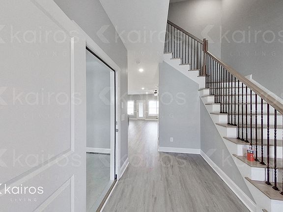 2nd image of 3713 Oak Leaf Way #A