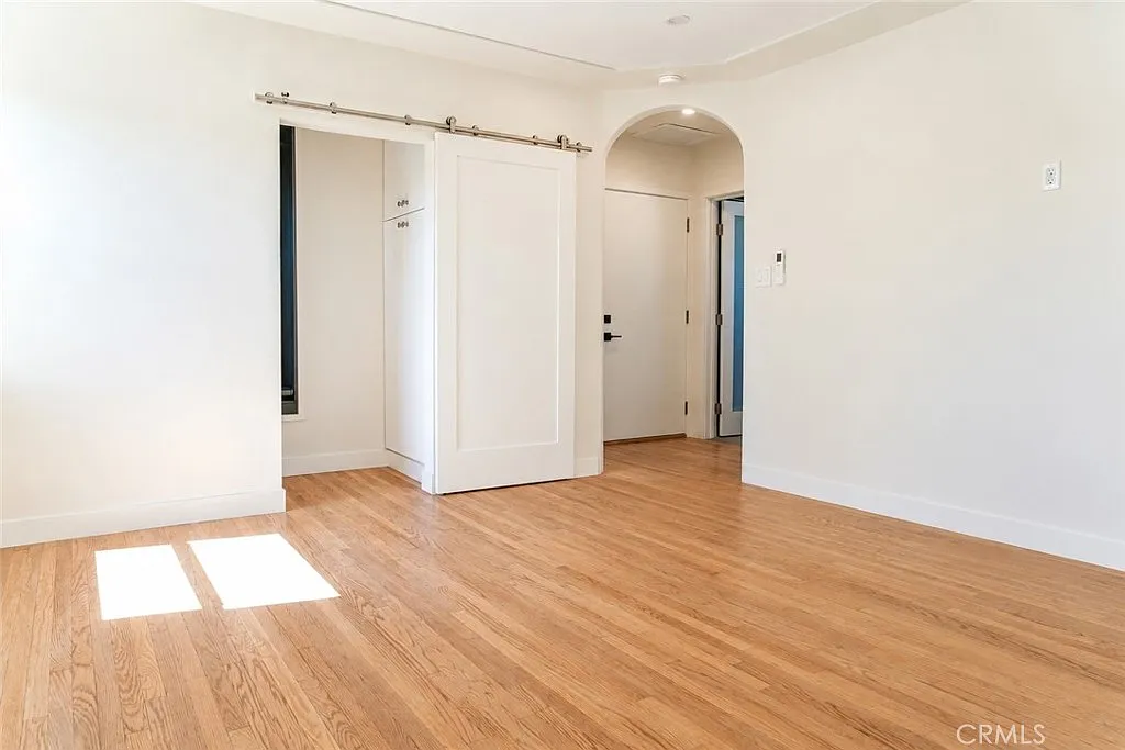 Studio, 421 sqft, $2,700 — Photo 2