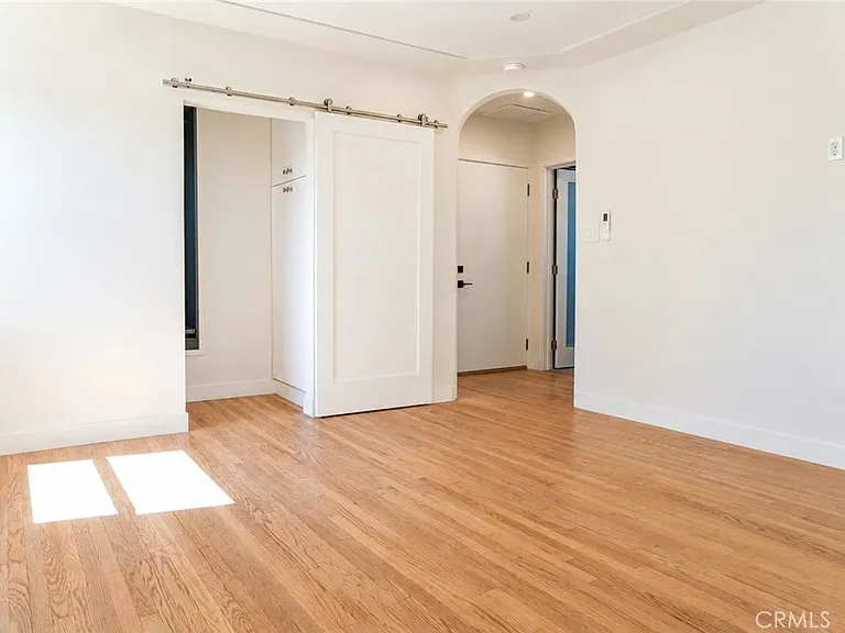 3649 Brunswick Ave — Photo 2
