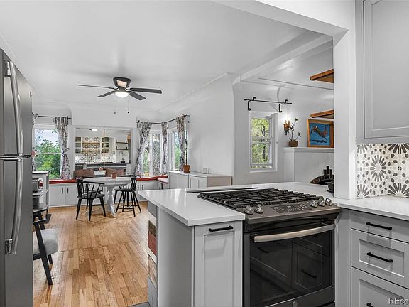 5th image of 1050 Pikeview Street