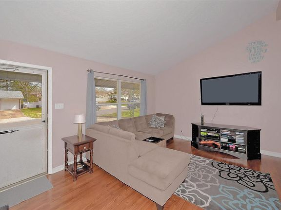 4th image of 4509 Thicket Dr