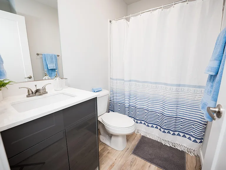 907 W Stoughton St #303 — Photo 16