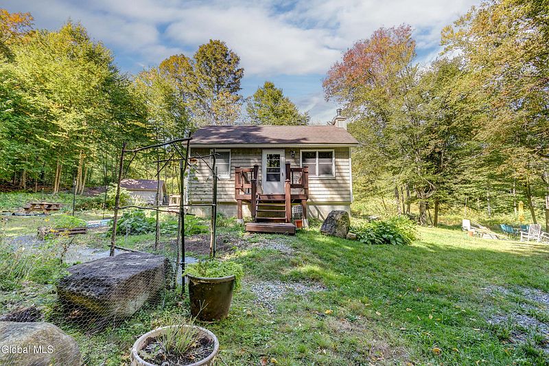 2nd image of 511 Dennie Road