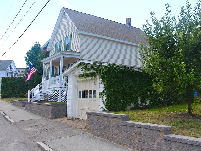 220 White St — Photo 3