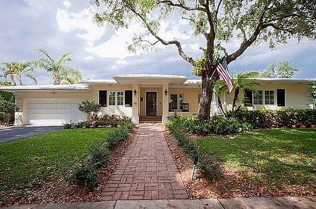 1st image of 925 Cotorro Ave
