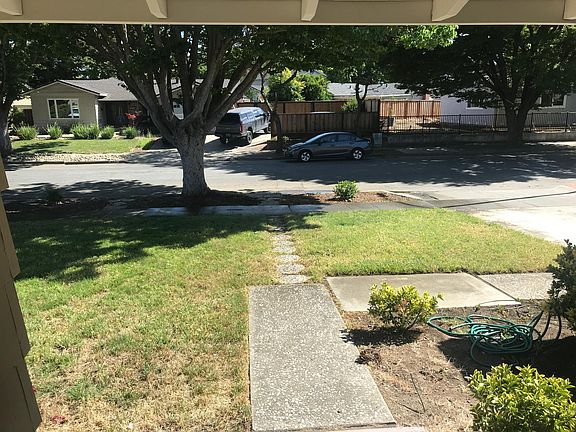 2nd image of 943 Wren Dr