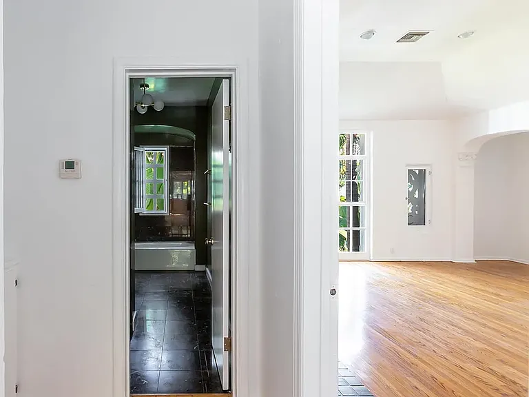 8491 Fountain Ave — Photo 38