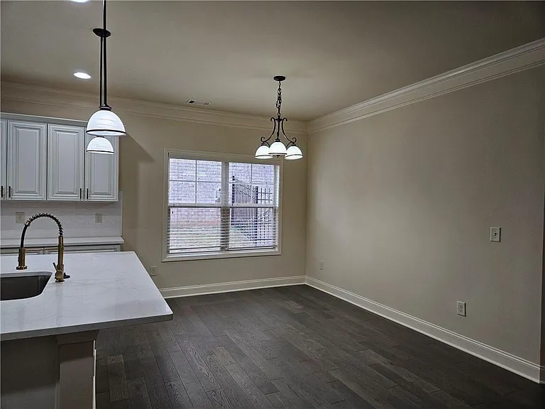 3155 Stonecrest Dr — Photo 7