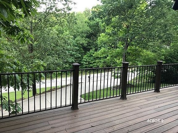 5th image of 7290 Edgewood Ln