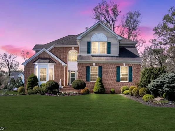 5 Emmons Ct, Bridgewater Twp., NJ 08807