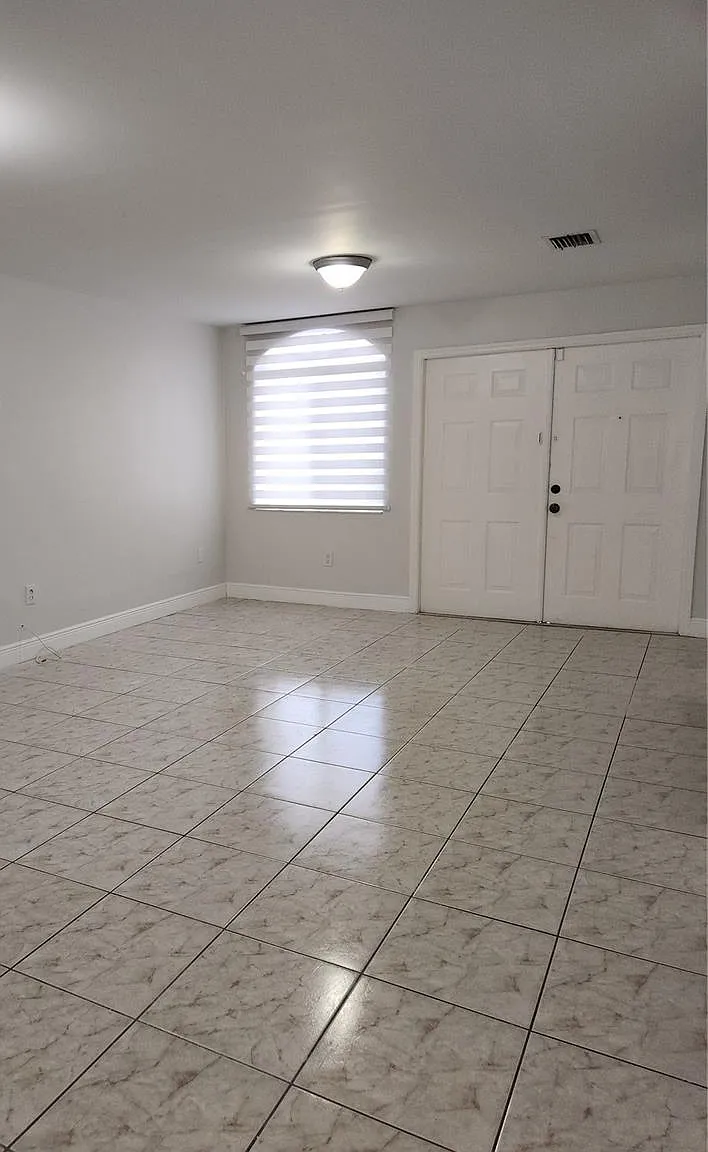 4 bed, 1779 sqft, $3,100 — Photo 2