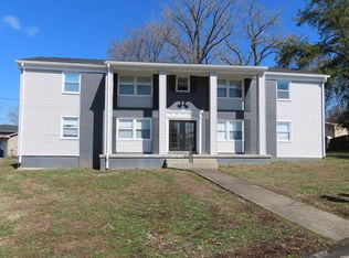 904 Parkview Dr, Boonville, IN 47601