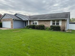 320 Erin Dr, Fairview Heights, IL