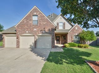 2604 S 10th St E, Broken Arrow, OK 74012