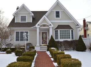 33 N Prospect Ave, Patchogue, NY 11772