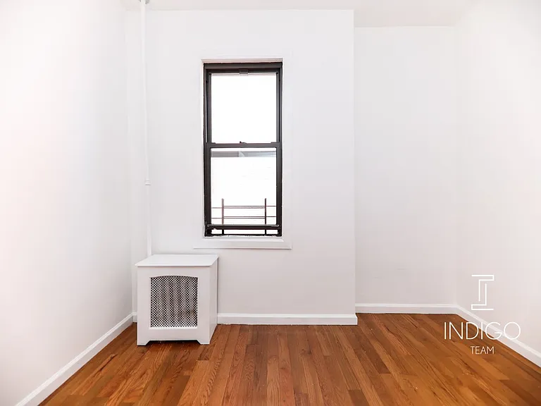 361 49th St #2 — Photo 5