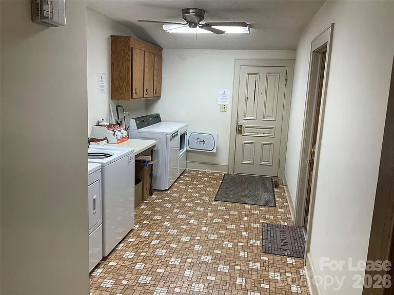 409 N Main St #6 — Photo 5