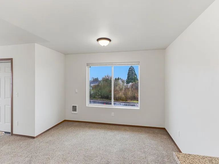 Oak Springs Apartments — Photo 34