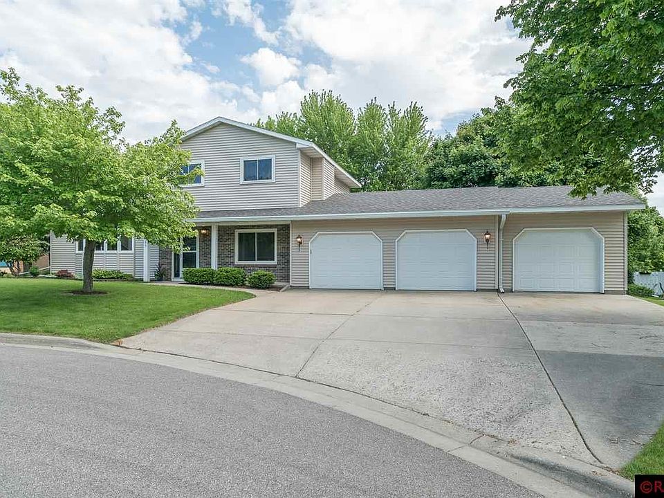 1st image of 105 Linda Ct