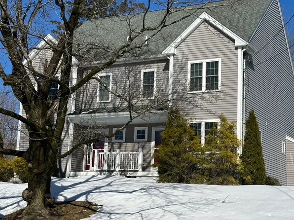87 South St #87, Plainville, MA 02762