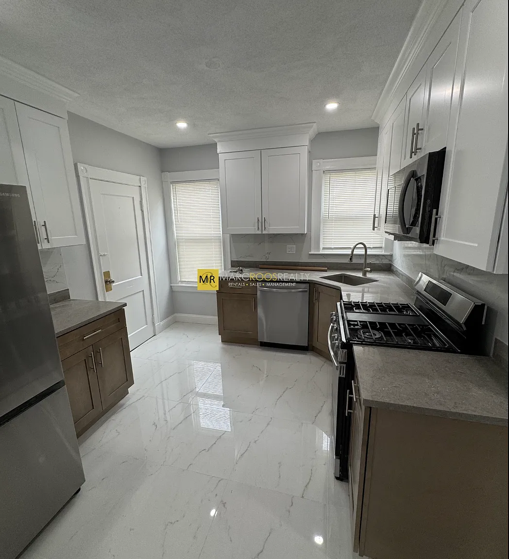 14 Hamilton Rd — Photo 1