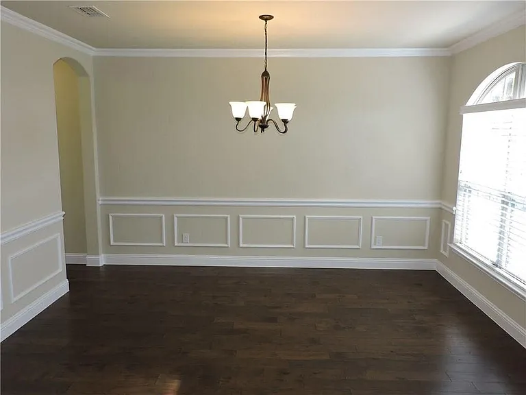 1156 Roma Dr — Photo 10