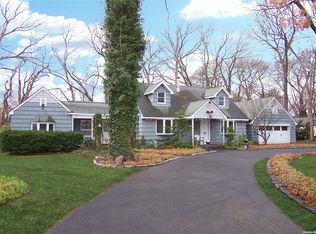52 Elliot Ave, Lake Grove, NY 11755