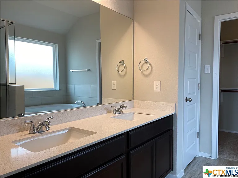 132 Lyndon Dr — Photo 13