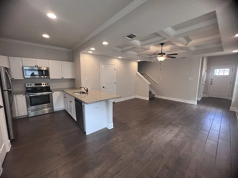 6302 Melanzane Ave #1 — Photo 4
