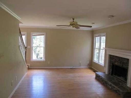 4th image of 917 Feather Creek Ln