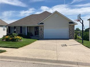 6307 Oak Ridge Ct, Saint Joseph, MO 64504