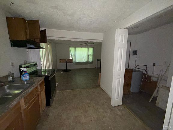 5th image of 116 Polk St