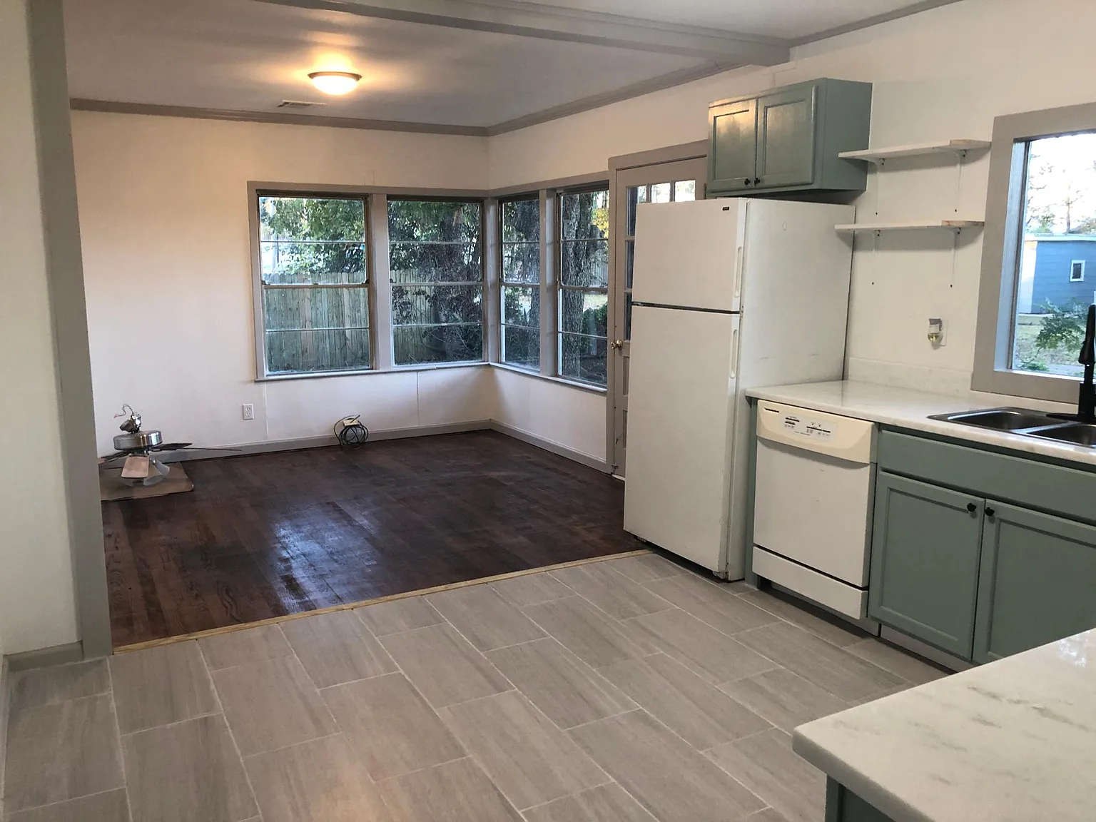 2 bed, 880 sqft, $1,100 — Photo 3