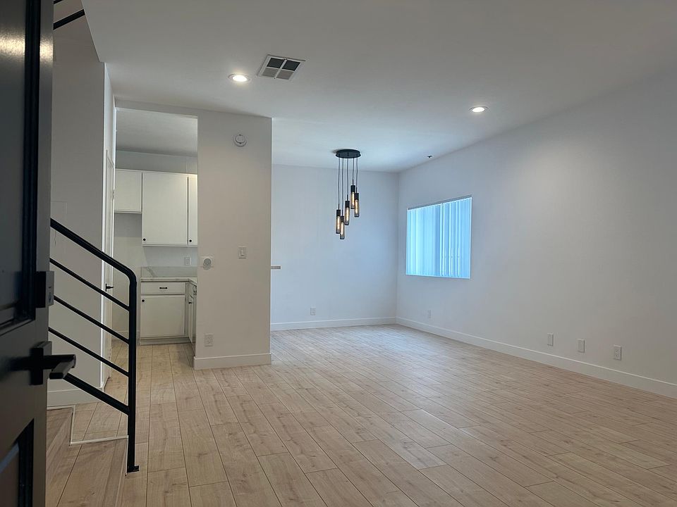 1st image of 1212 N Gower St APT 109