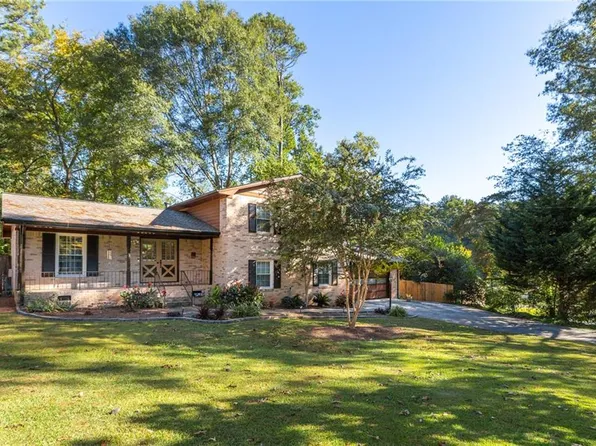 3247 Clearview Dr SW, Marietta, GA 30060