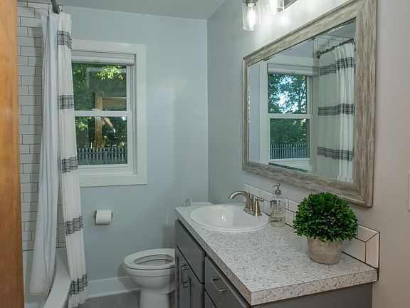 5th image of 10479 Melvin St
