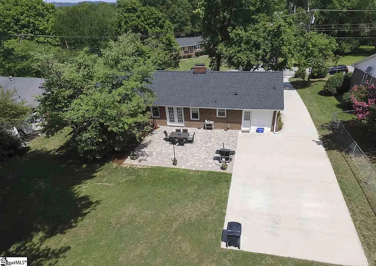 Building Photo - 104 Mimosa Dr