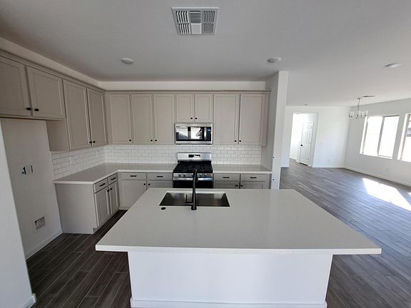 4th image of 20846 W Hubbell St