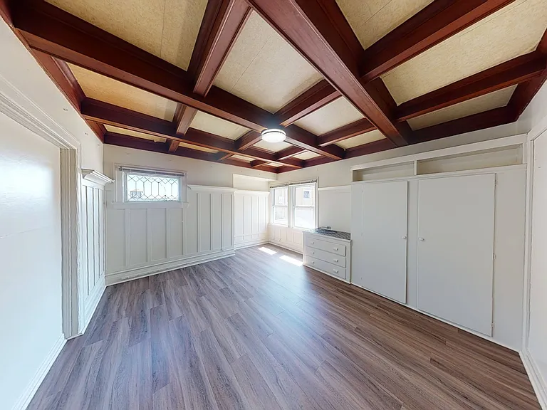 2817 College Ave — Photo 11