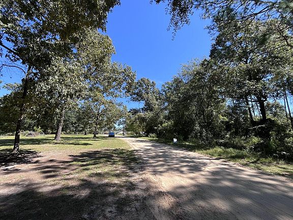 4th image of 2581 Holly Drive Loop