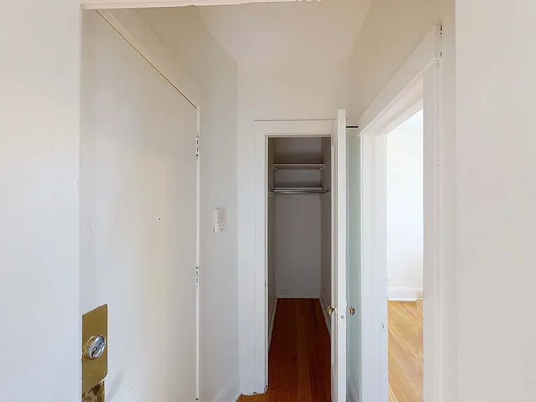 5457-5459 S. Blackstone Avenue — Photo 13