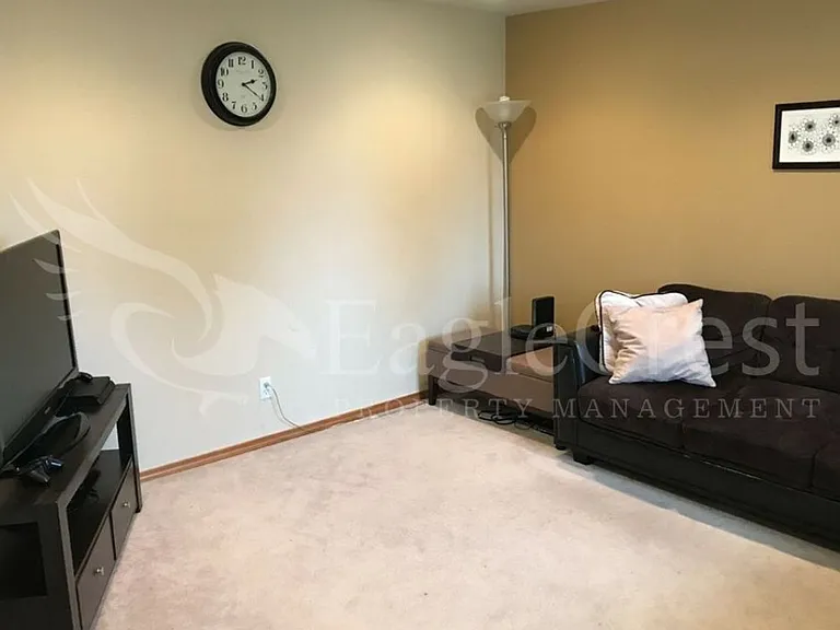 2331 Hawk Dr — Photo 10