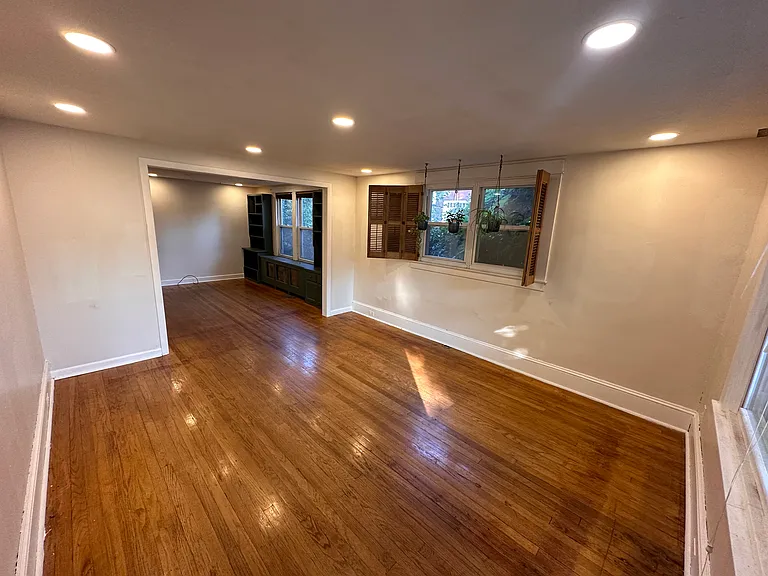 16 Adams St #1R — Photo 7